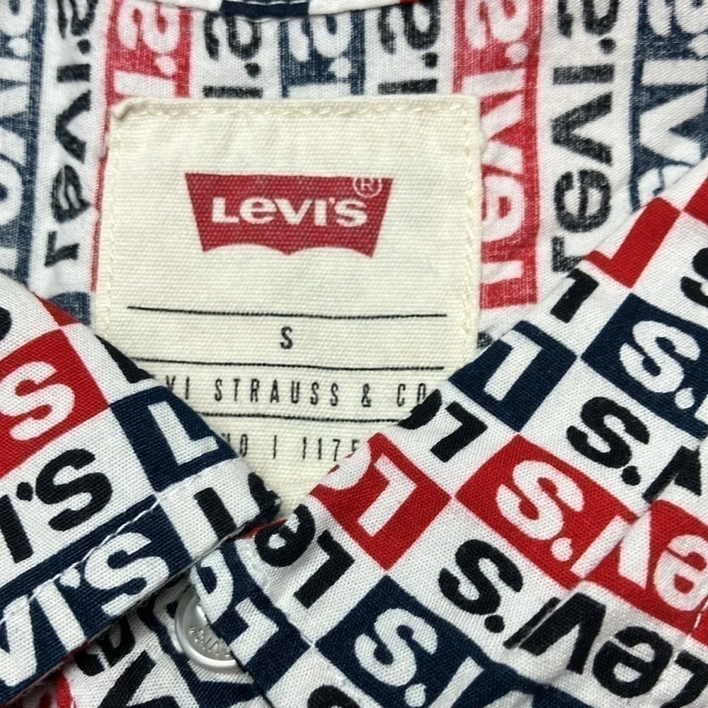 Levi's button down shirt. Mens Small Red, white and blue.